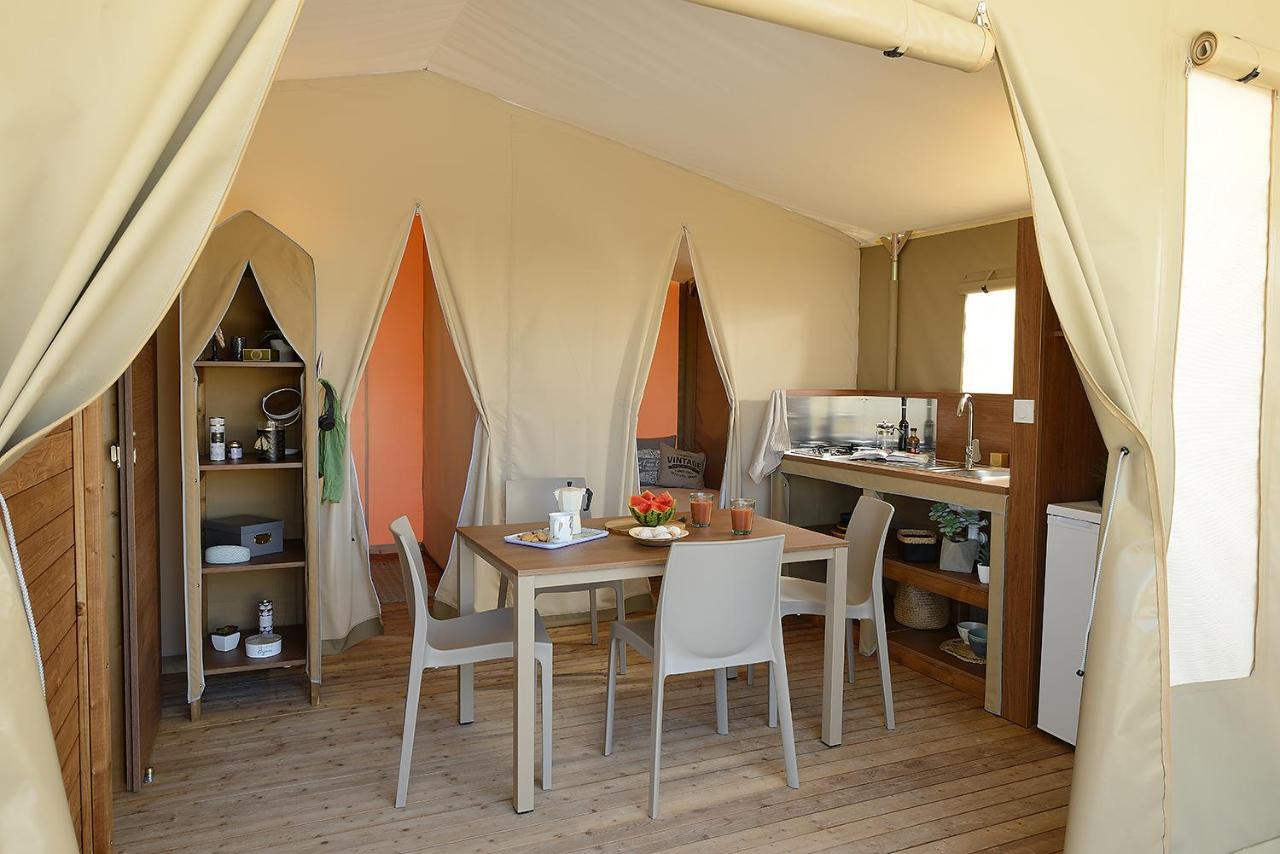 Camping Les Rives Du Lac Bois Morin Ngoại thất bức ảnh