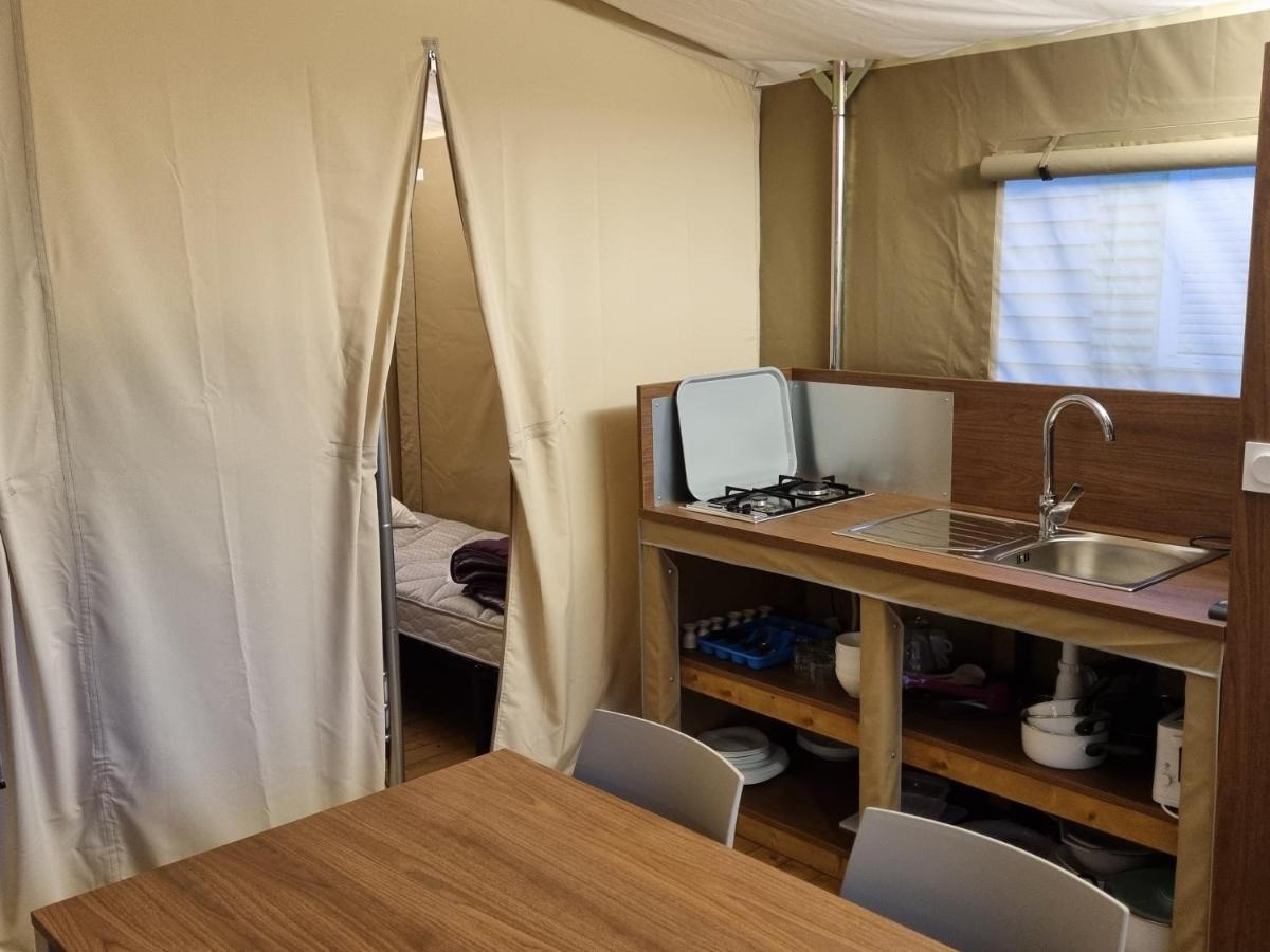 Camping Les Rives Du Lac Bois Morin Ngoại thất bức ảnh